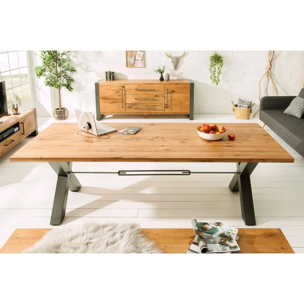 Tavolo da pranzo CAVARA – Rovere selvatico e metallo nero – 200 cm – Stile industriale