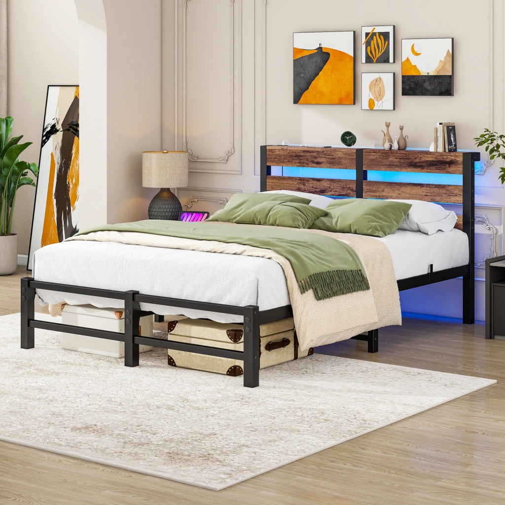 Letto 120x200 cm in metallo e legno con LED RGB; 2 porte USB e spazio sottostante