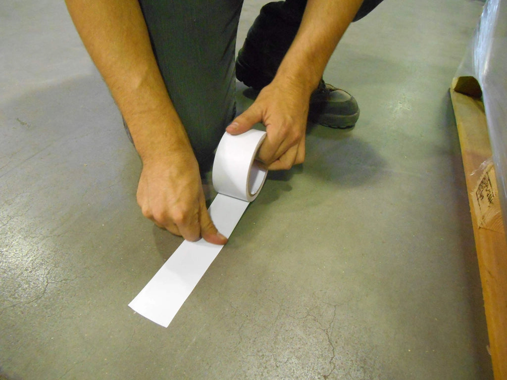 Nastro per marcatura a pavimento di sicurezza, autoadesivo, bianco, 50 mm x 33 m