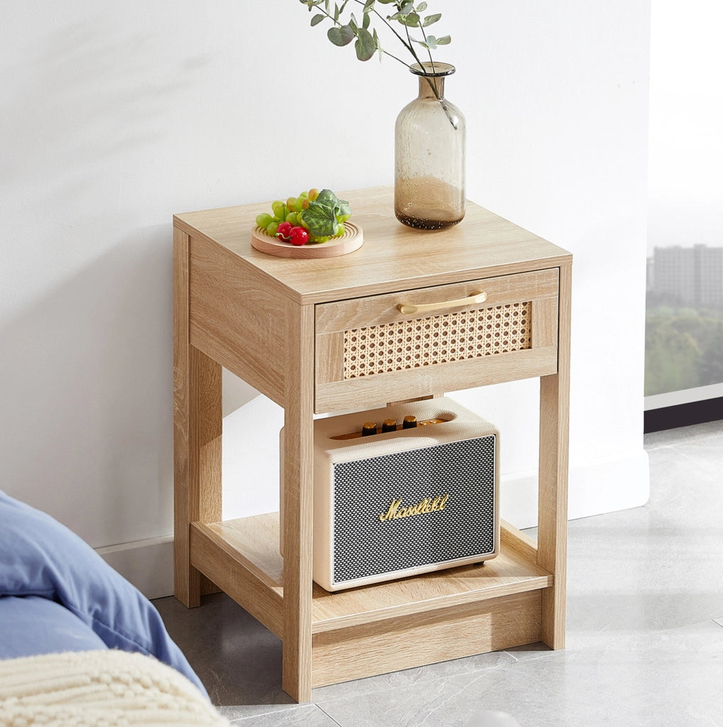 Comodino in rattan con cassetto, tavolino moderno per camera e soggiorno, effetto legno naturale H55xL40xP40 cm