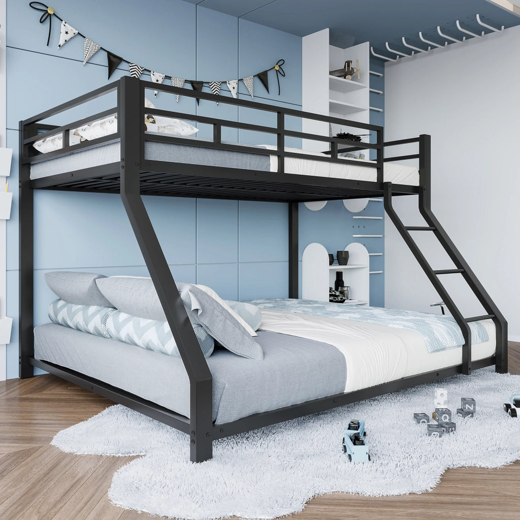 Letto a castello due livelli 90 × 200 cm e 140 × 200 cm con scala e barriera in metallo nero senza materasso