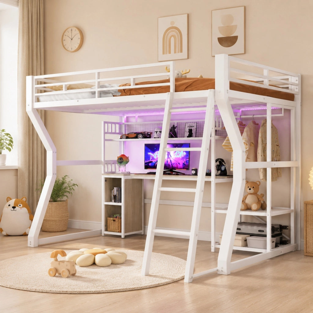 Letto a soppalco 140 × 200 cm con scrivania vani appendiabiti LED presa integrata in metallo e MDF bianco