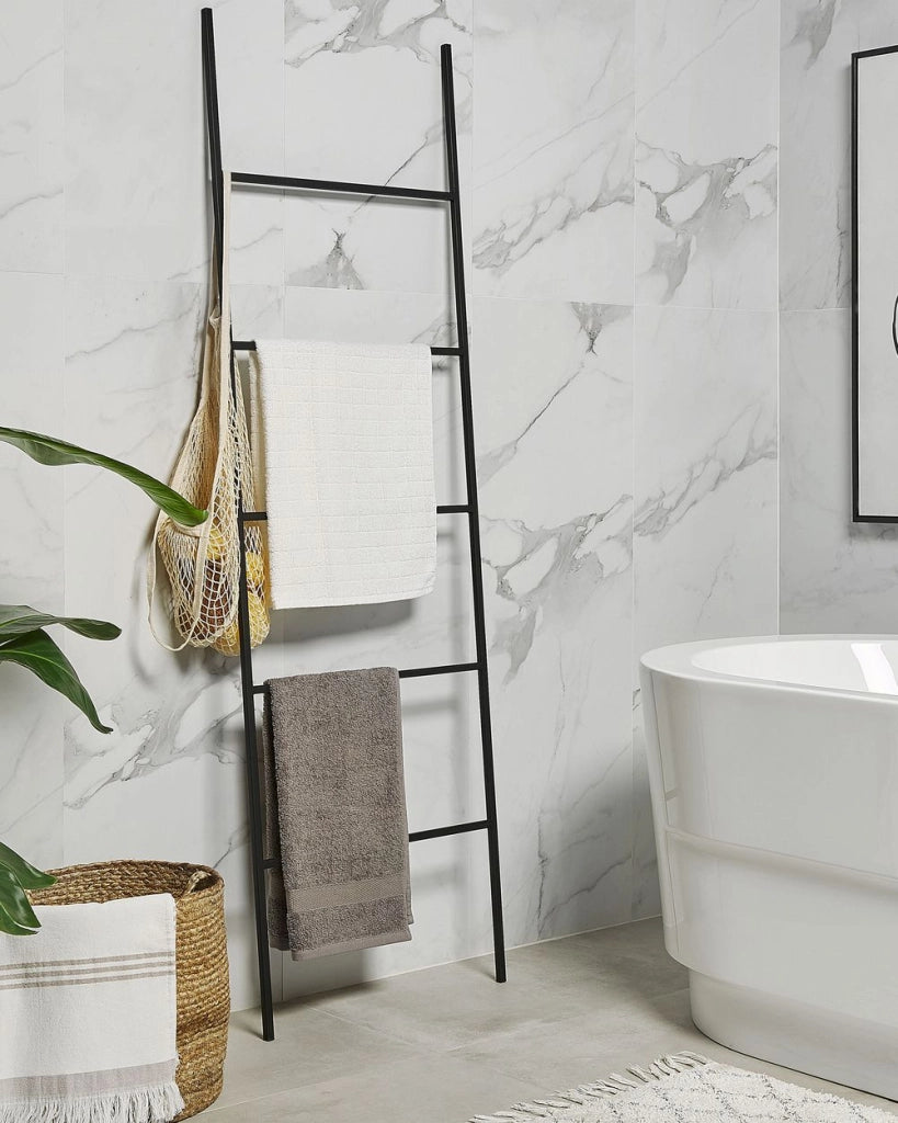 Portasciugamani in ferro Nero opaco a 5 binari Accessori per il bagno Portasciugamani in piedi Scaletta dal design moderno