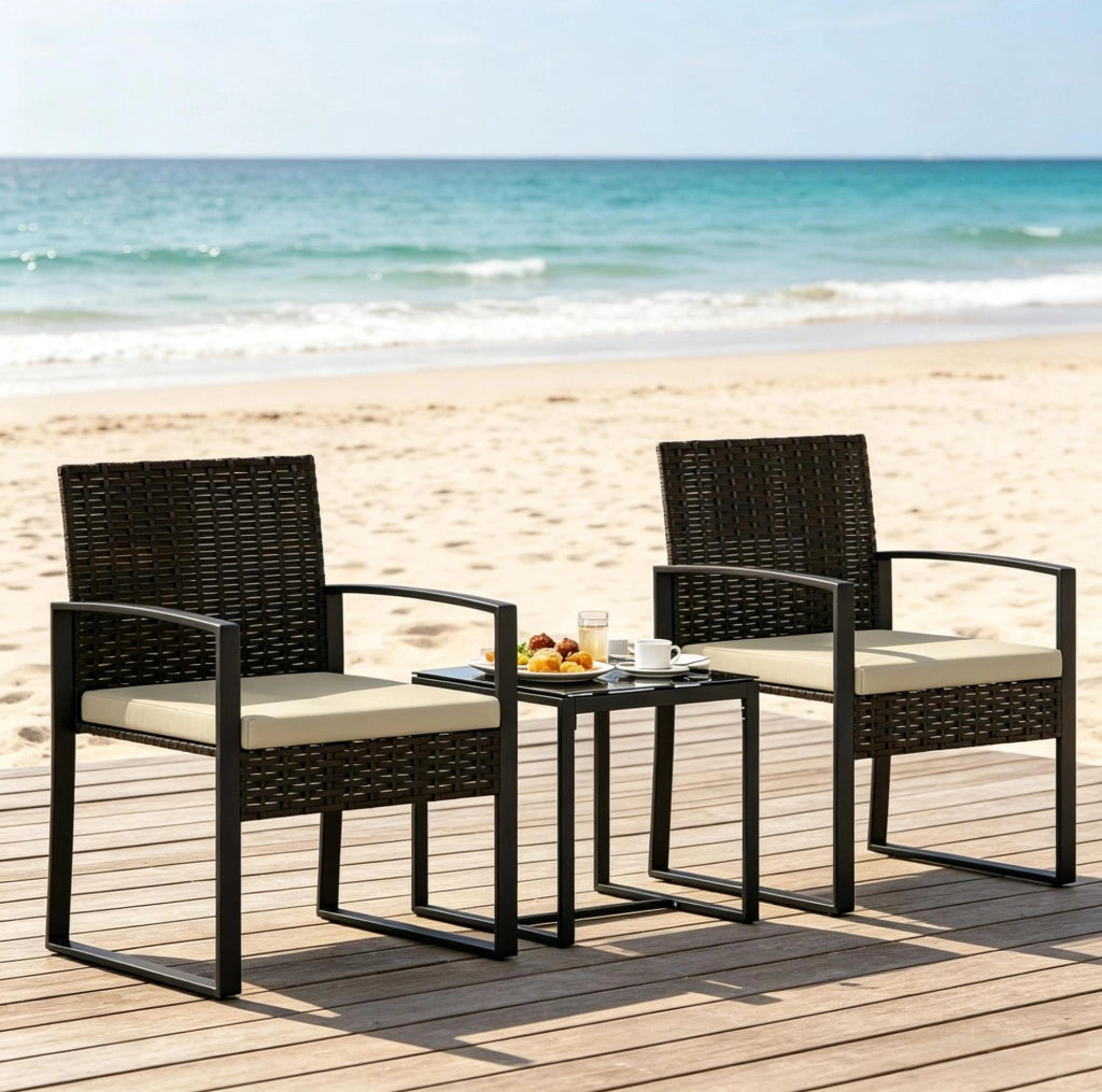 Set Mobili da Giardino Piccolo con 1 Tavolo e 2 Sedie in Rattan PE Marrone e Cuscini