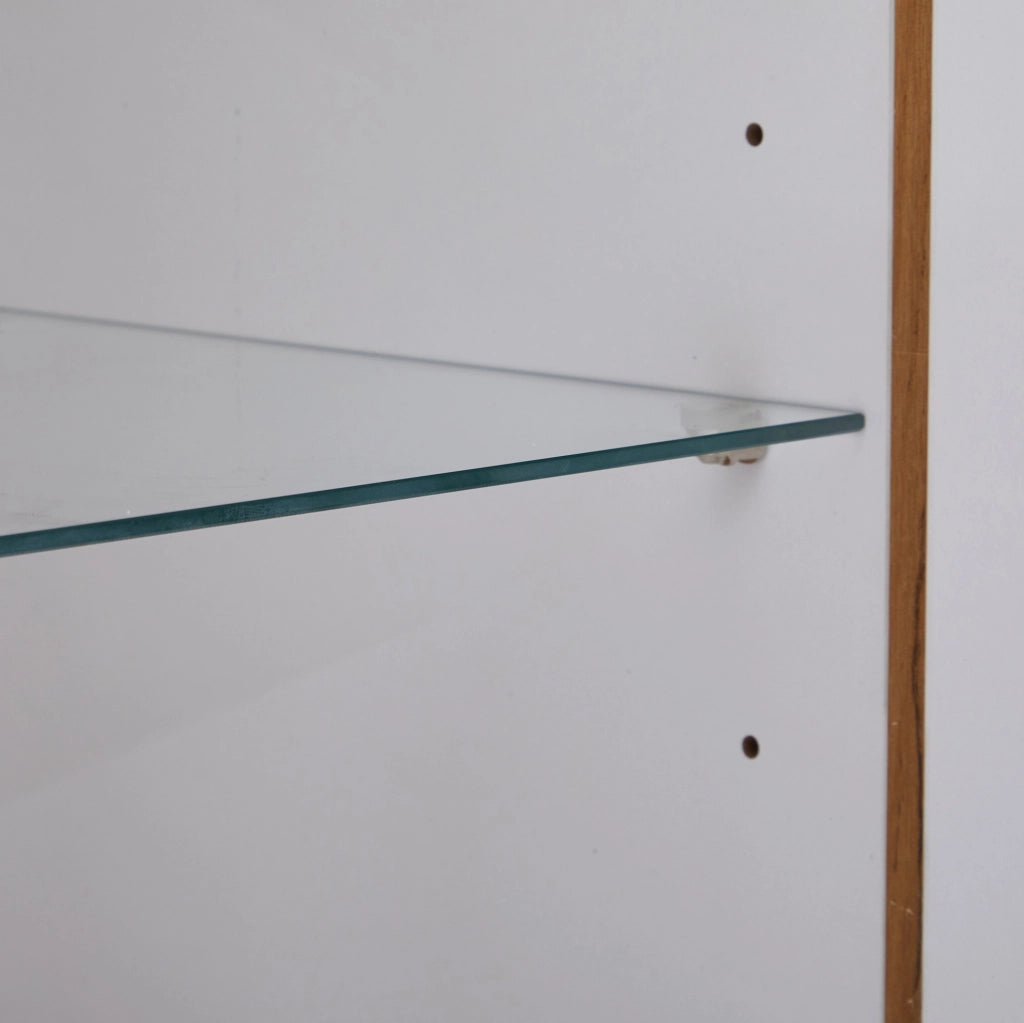 Madia 138 x 38;5 x 90;5 cm bianca lucida con 3 ante; vetro e LED RGB Bluetooth HOMVRA