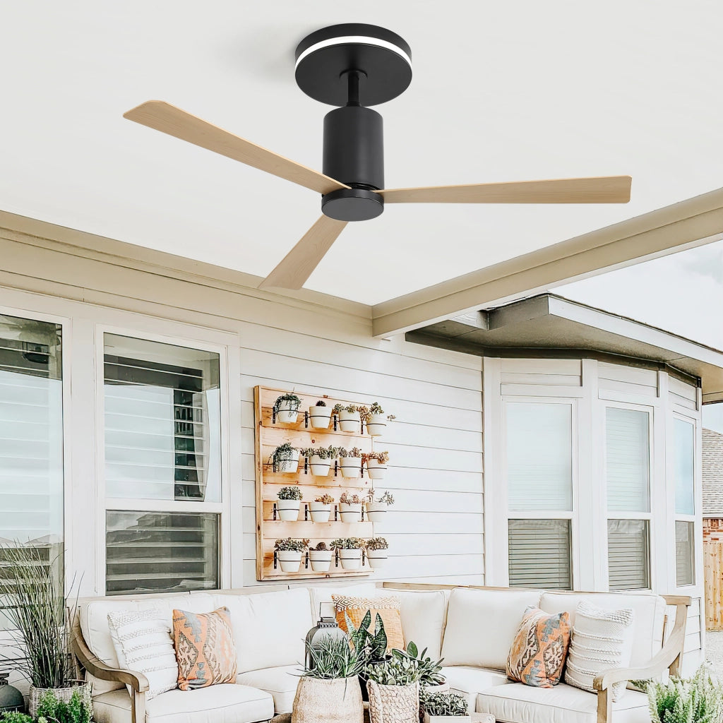 Ventilatore da soffitto 132 cm con luce e telecomando; motore DC reversibile; 6 velocità; 3 pale in ABS; nero