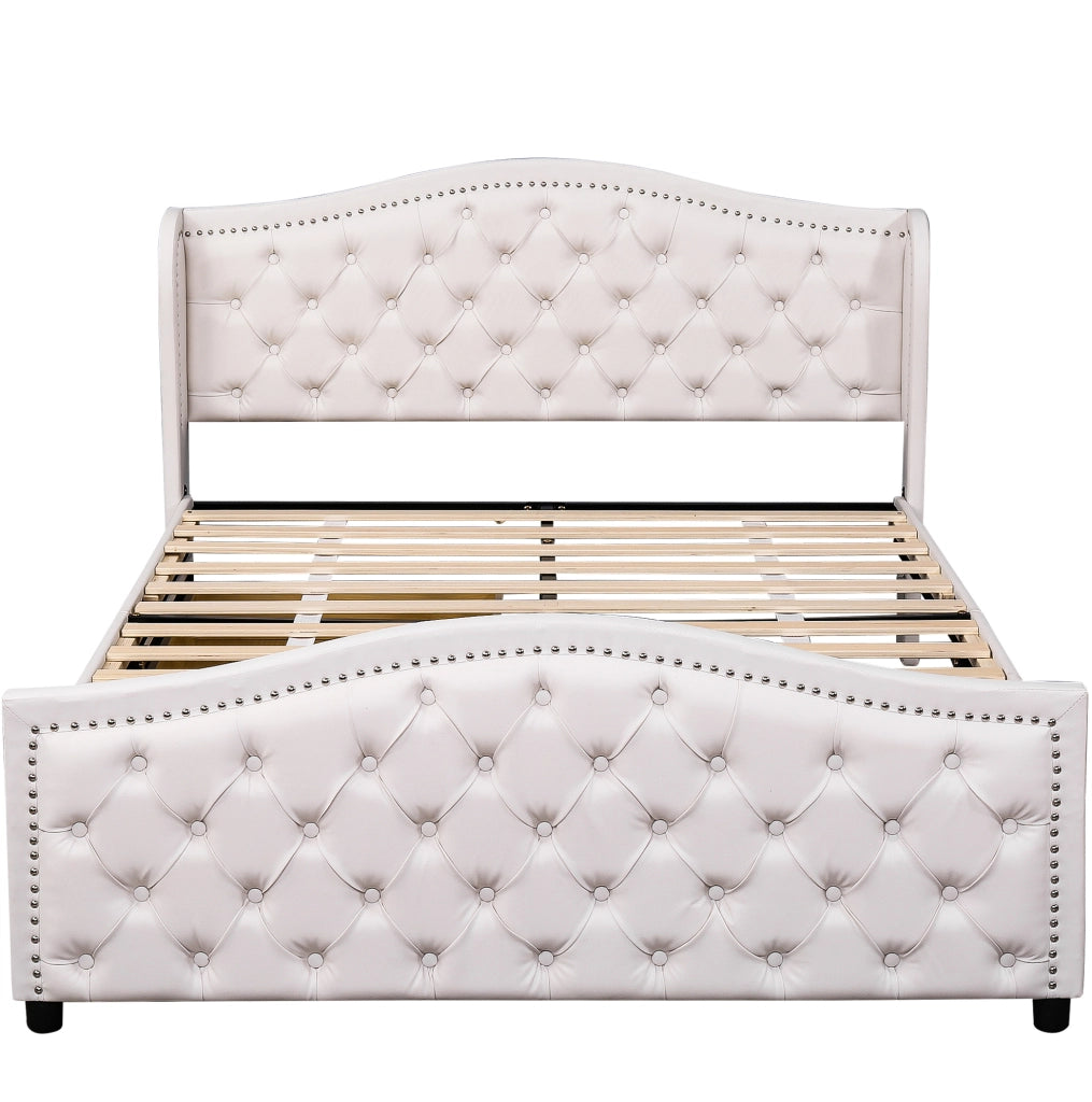 Letto imbottito bianco 140x200 cm con rete a doghe, 2 cassetti e testiera con borchie in legno e ecopelle