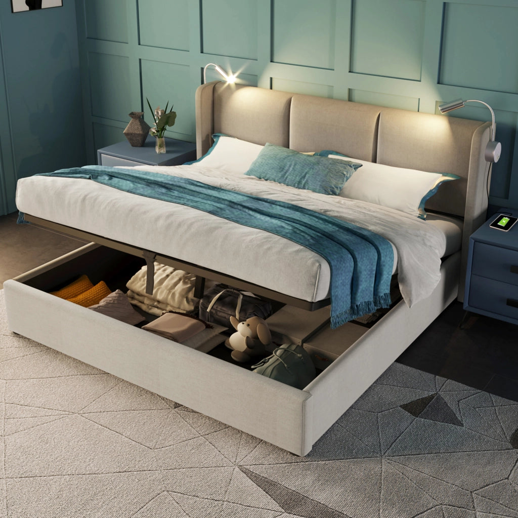 Letto matrimoniale 180x200 cm in lino beige con contenitore idraulico, lampada LED da lettura e ricarica USB