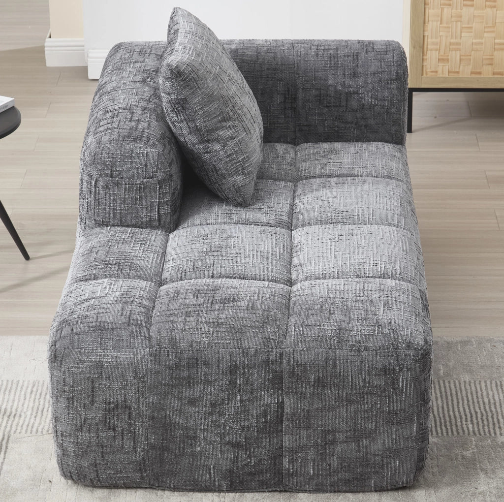 Divano Chaise Longue Grigio con Tessuto Morbido, Cuscino Incluso e Tasche Laterali per Telecomando e Smartphone