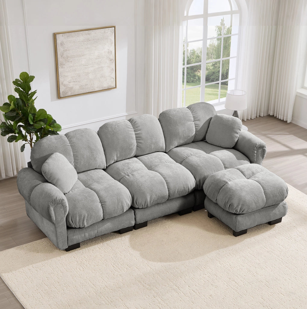 Divano angolare a L a 3 posti in tessuto chenille grigio chiaro con pouf mobile e 2 cuscini decorativi