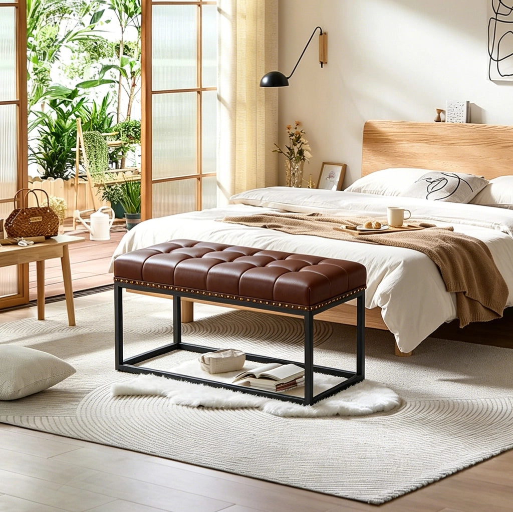 Panca imbottita vintage marrone e nera in pelle sintetica con struttura in metallo resistente