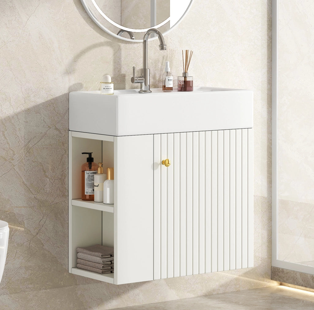Mobile bagno compatto bianco con lavabo in ceramica e ripiani laterali