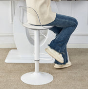 Set da 2 sgabelli da bar regolabili con schienale trasparente e gambe in metallo bianco, altezza 82-104 cm, girevoli a 360°