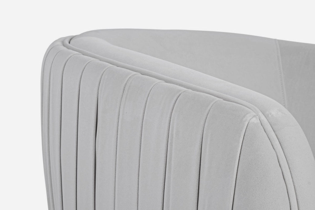 Poltrona in Velluto Grigio Chiaro Linsay Stile Cozy Romantico Shabby Chic