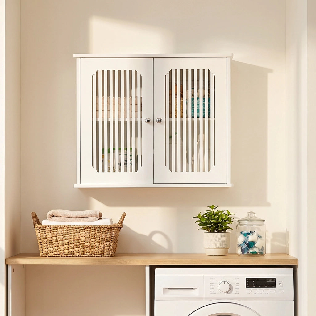 Armadietto da bagno sospeso con doppie ante a lamelle in MDF e pannelli truciolari bianco per asciugamani
