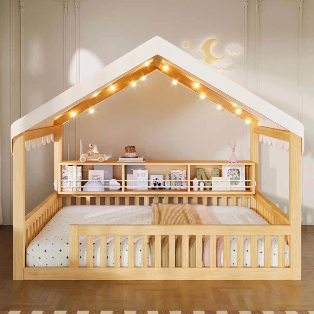 Desviae Letto a casetta per bambini 140 × 200 cm in legno con baldacchino luci LED libreria e sponde di sicurezza naturale