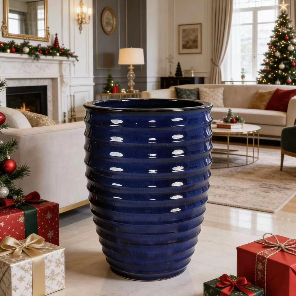 Grande Vaso da Fioriera in Ceramica Artigianale, Ø 42 cm × 54 cm, Blu Reale Lucido con Texture a Righe, Traspirante e Resistente al Gelo con Fori di Drenaggio
