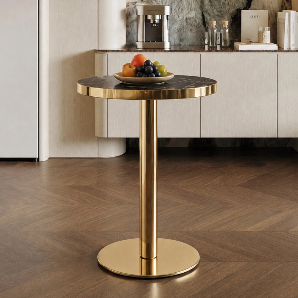Tavolino rotondo moderno con piano effetto marmo e struttura in acciaio inox dorato per il soggiorno