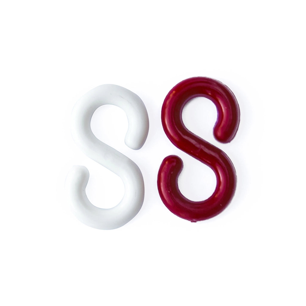 Gancio a S Ã˜ 8 mm. in plastica bianca e rossa - 4 pz.