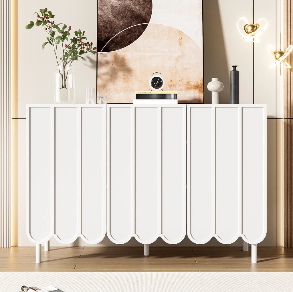 Credenza bianca moderna con porte ondulate e ante senza maniglie
