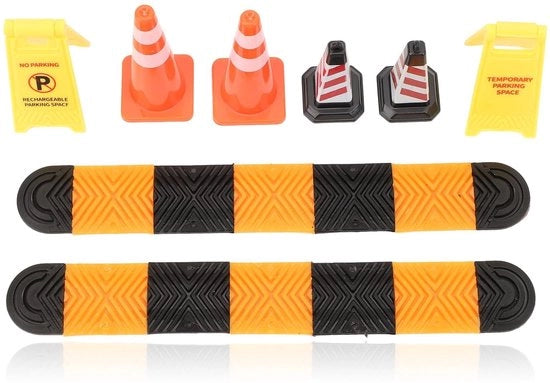 Accessori per modelli in scala 1/18 e 1/24 - 4 Kei in plastica duratura - 2 Pedane di accesso - 2 Cartelli di avviso - 4 pezzi