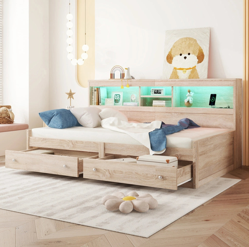 Daybed 90x200 cm con LED; 2 USB e 2 prese di ricarica; 2 cassetti; in truciolare naturale