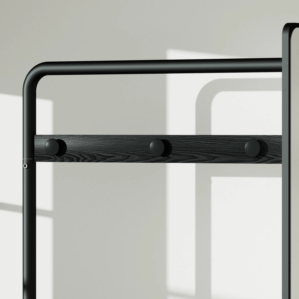 Appendiabiti mobile 3 in 1 con specchio laterale; sacco in tessuto; ripiano aperto e ruote con freno nero