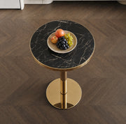 Tavolino rotondo moderno con piano effetto marmo e struttura in acciaio inox dorato per il soggiorno