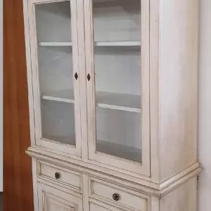 Cristalliera 2 porte legno shabby bianco anticato 117x46x220 - Mobili 2G