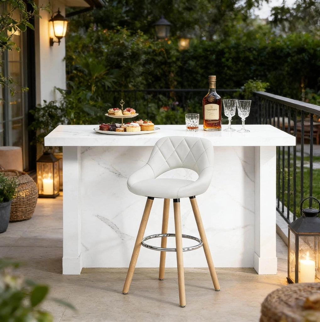 Sgabello da bar bianco in similpelle e legno massello, 68 cm