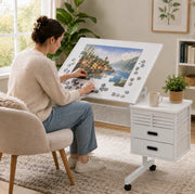 Tavolo Puzzle Regolabile con 4 Vassoi in Feltro, 2 Cassetti e Ruote, superficie per 1500 pezzi, bianco