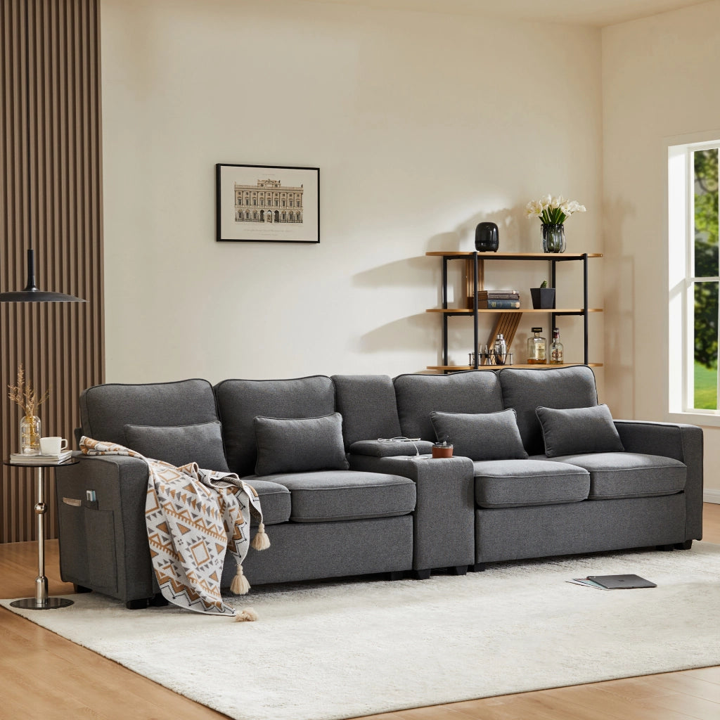 Divano 4 posti 290 cm con console, USB e portabevande in tessuto effetto lino grigio scuro