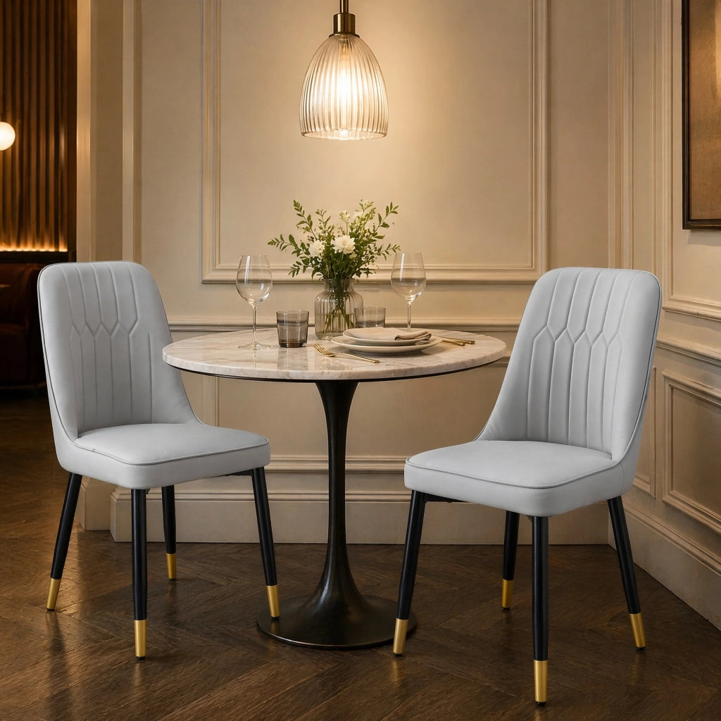 Sedie da pranzo in PU grigio chiaro con gambe in metallo nero HOMVRA