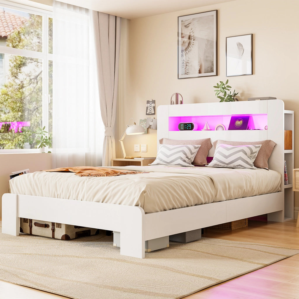 Letto matrimoniale bianco 140x200 cm con testiera contenitore; LED e prese integrate