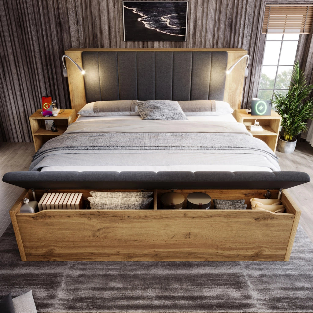 Letto matrimoniale 180x200 cm in legno con testiera reclinabile in lino, due comodini, panca contenitore e lampade da lettura con porta USB, finitura rovere