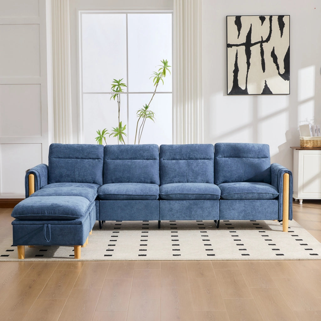Divano panoramico modulare a 4 posti in ciniglia blu con due pouf contenitore e gambe in legno per soggiorno