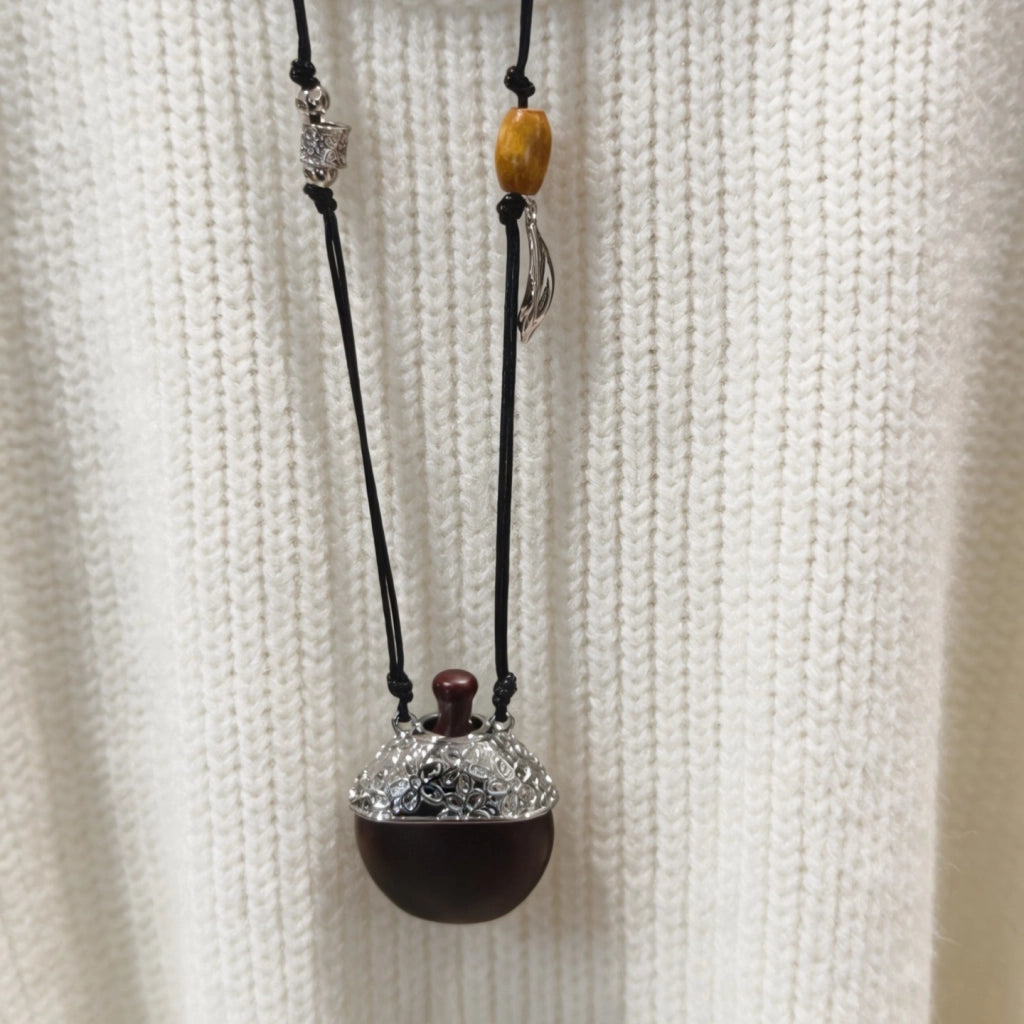 Collana lunga, elegante, sofisticata, di lusso leggero, con pendente in legno, catena da maglione retr¨° autunno/inverno
