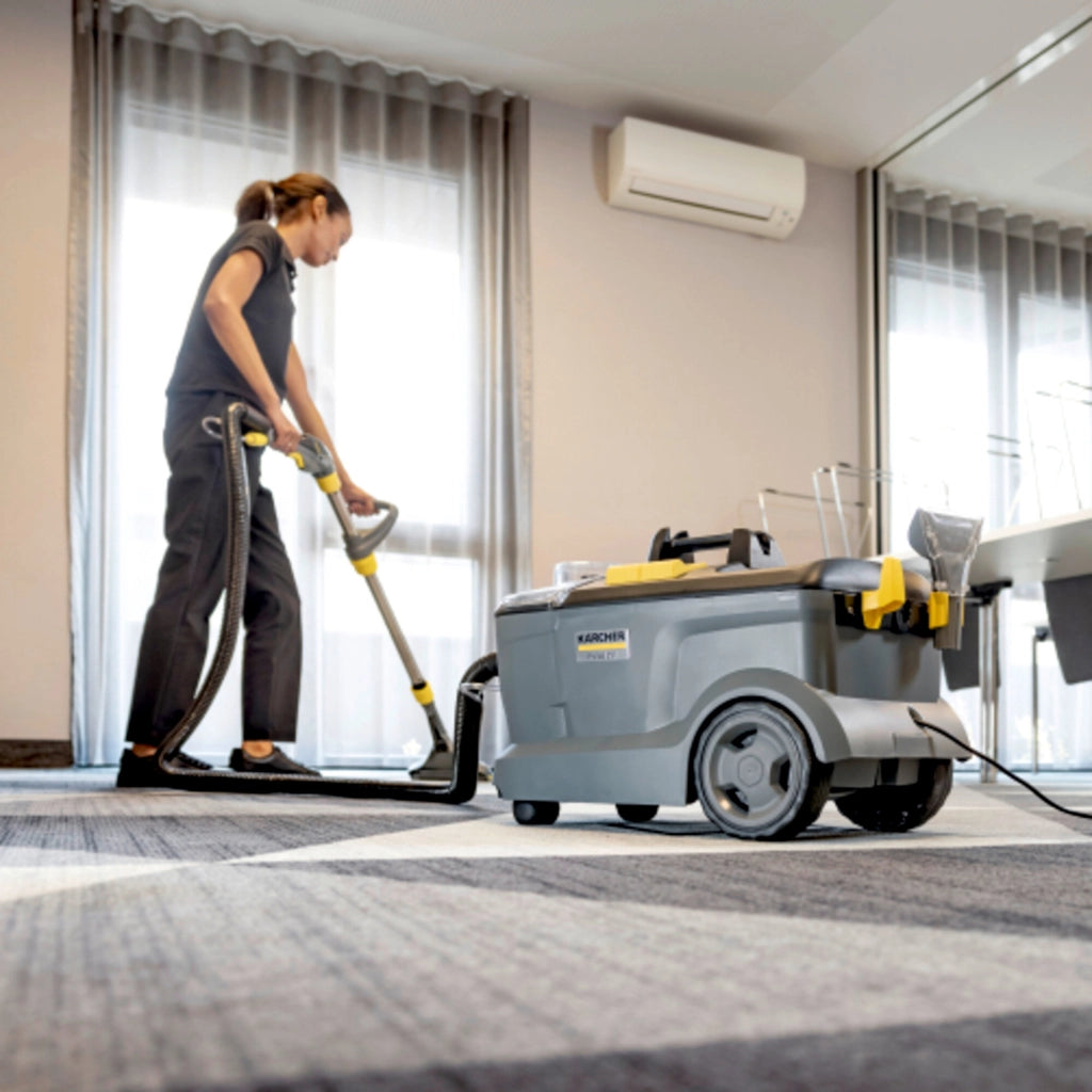 Karcher Lavatappeti e lavamoquette professionale Puzzi 10/1