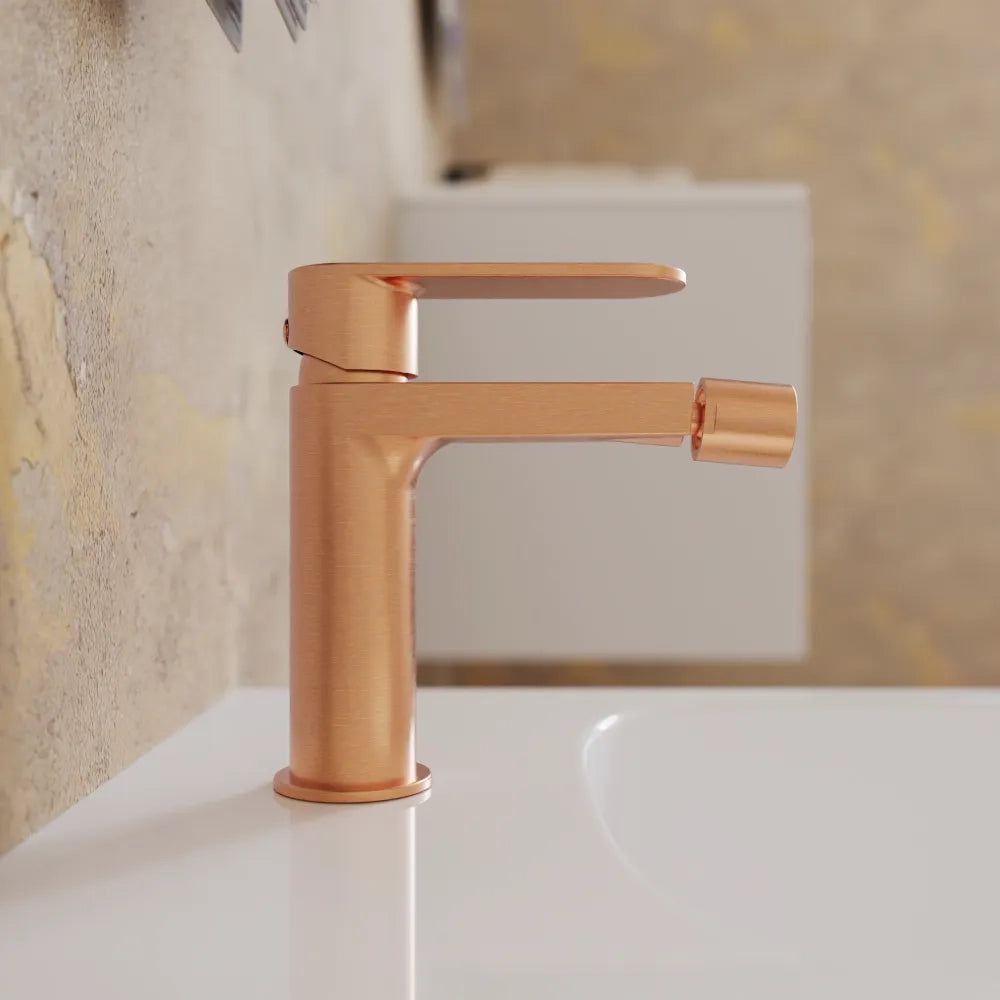 Set miscelatori lavabo ad incasso placca squadrata bidet miscelatore esterno vasca rame spazzolato | Margot