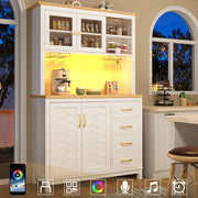 Buffet bianco in MDF con 4 porte, LED integrati e supporti per bevande, 105,5x40x180 cm