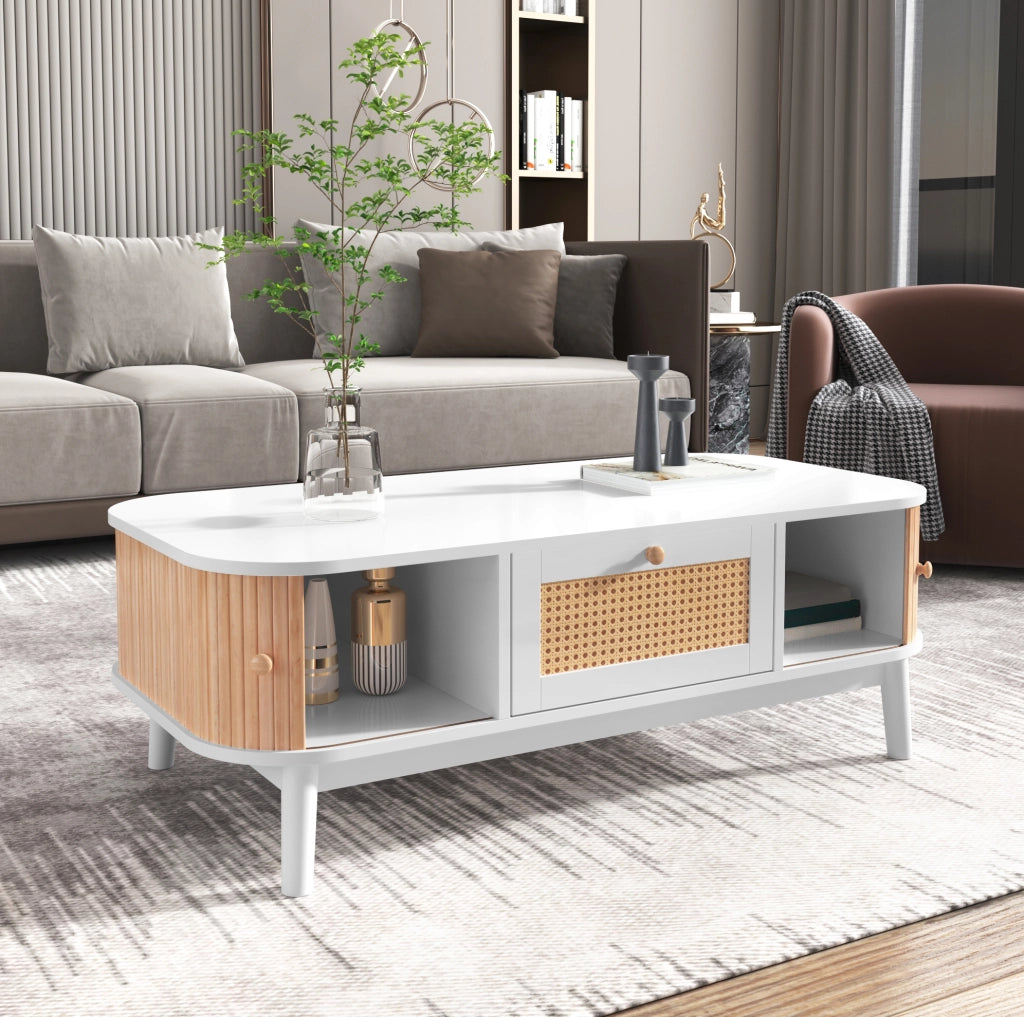 Tavolino da caffè in rattan e legno massello con cassetti e ante scorrevoli, 110x55x38,5 cm, stile naturale