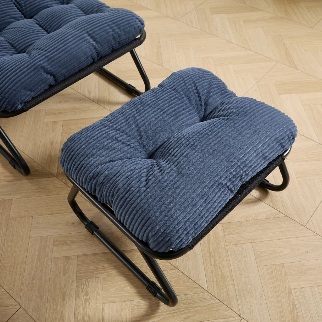 Poltrona da esterno con poggiapiedi in acciaio nero e cuscino blu navy