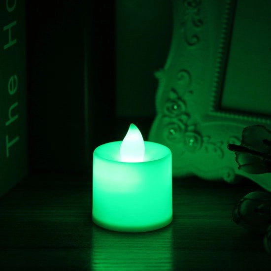 Fiamme LED inespirabili a batterie, sei pezzi in colori verde, blu, rosso e rosa, adatti come decorazione per in casa, sul tavolo, per Halloween e Natale, confezione da 24.