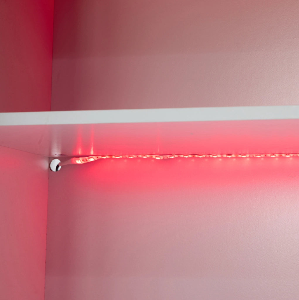 Vetrina Moderna LED Bianca Opaca 178 cm con USB, Mobile Espositivo in Truciolato e Vetro Temperato con Cassetto e 5 Ripiani