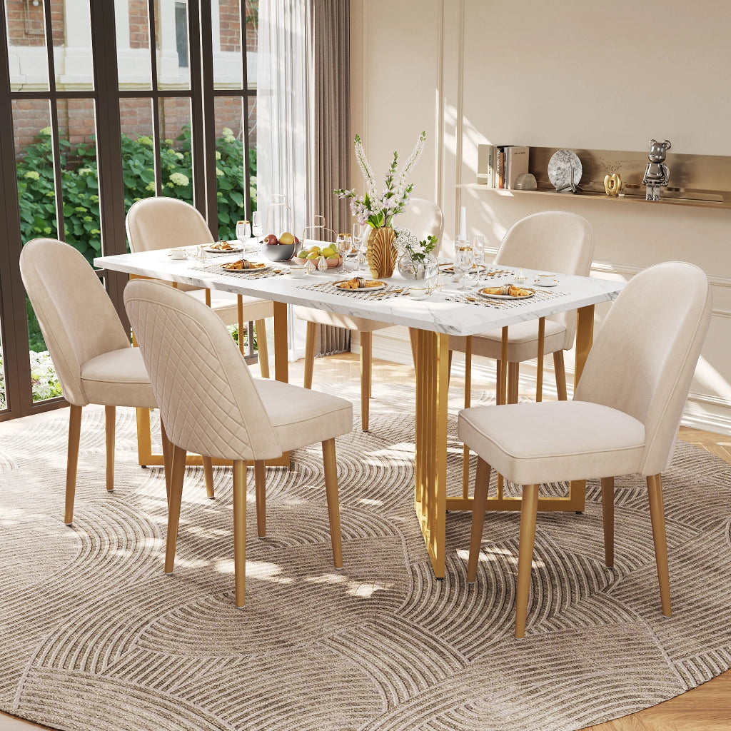 Set di 4 sedie da pranzo in velluto beige con seduta imbottita e piedi in metallo dorato per sala da pranzo