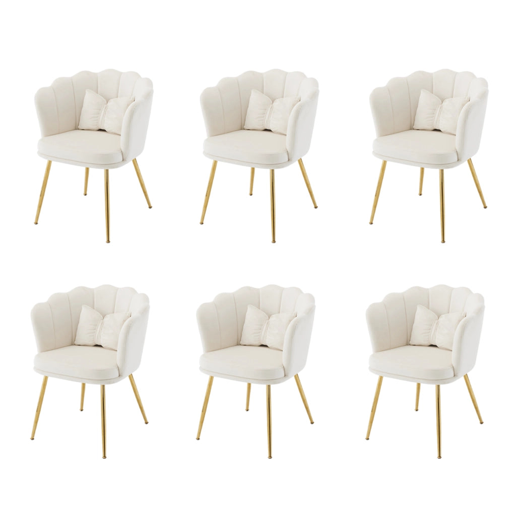 Poltrona imbottita in velluto beige con schienale a petalo e gambe in metallo dorato