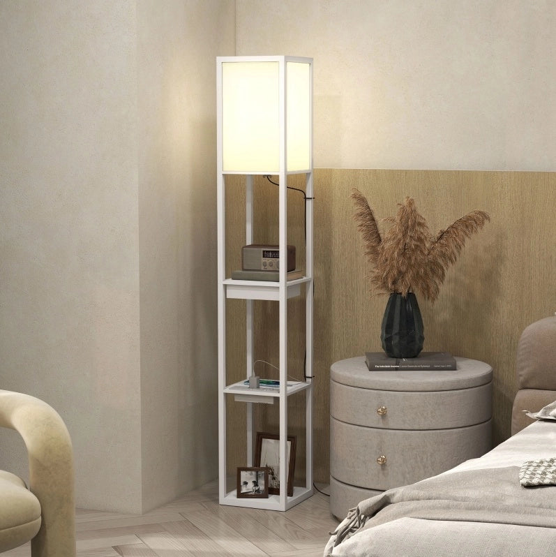 Lampada da terra bianca in MDF con 3 ripiani, interruttore a pedale e porte USB