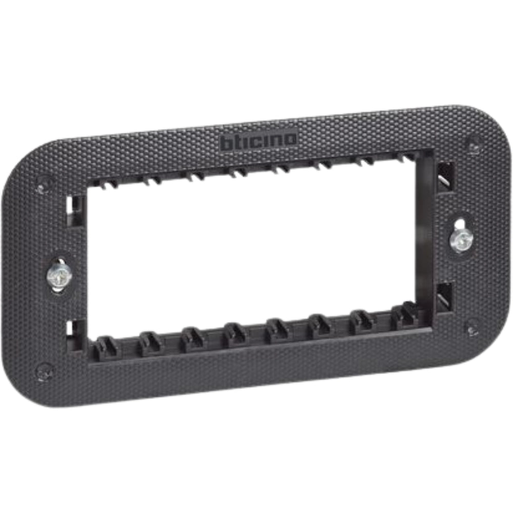 Bticino living now supporto con valva di protezione per placche modulari *** numero posti 6 moduli, confezione 1