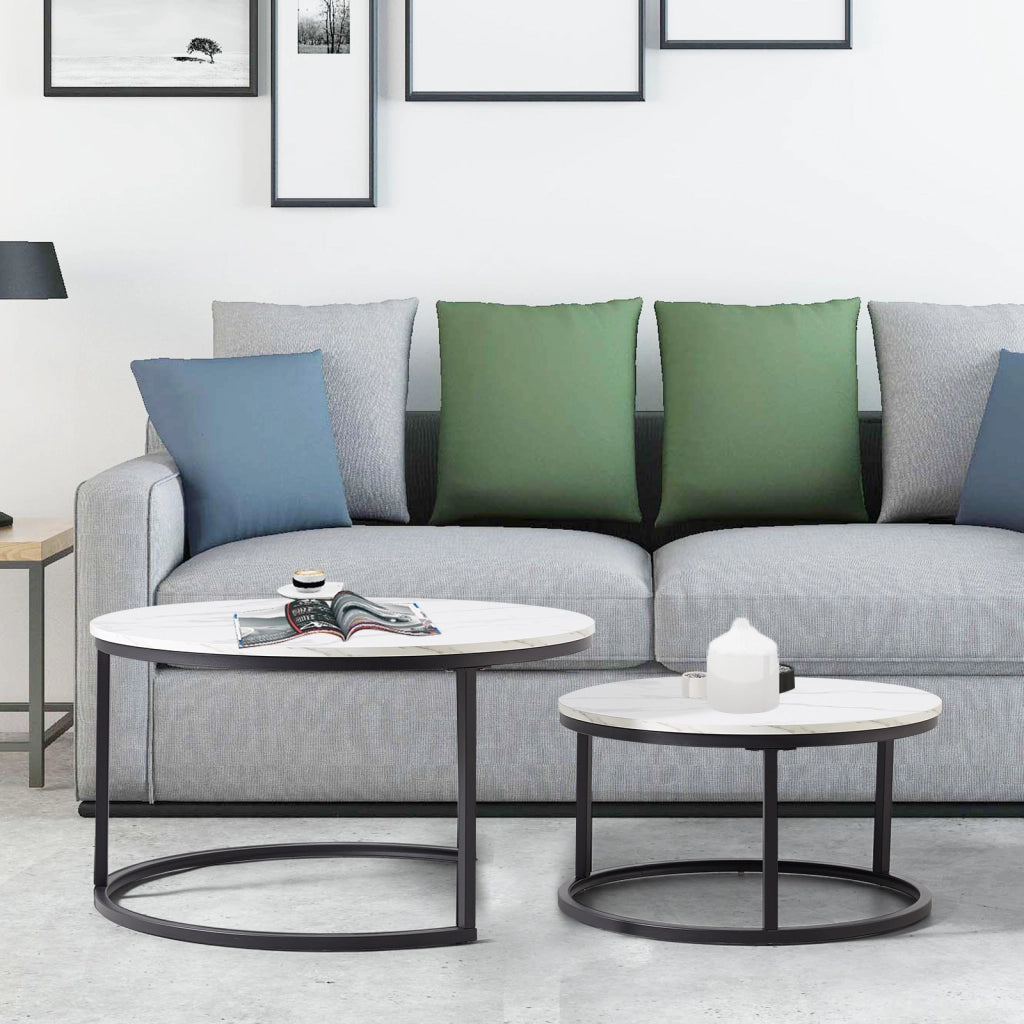 Set di 2 tavolini da caffè impilabili in MDF effetto marmo e ferro; bianco e nero
