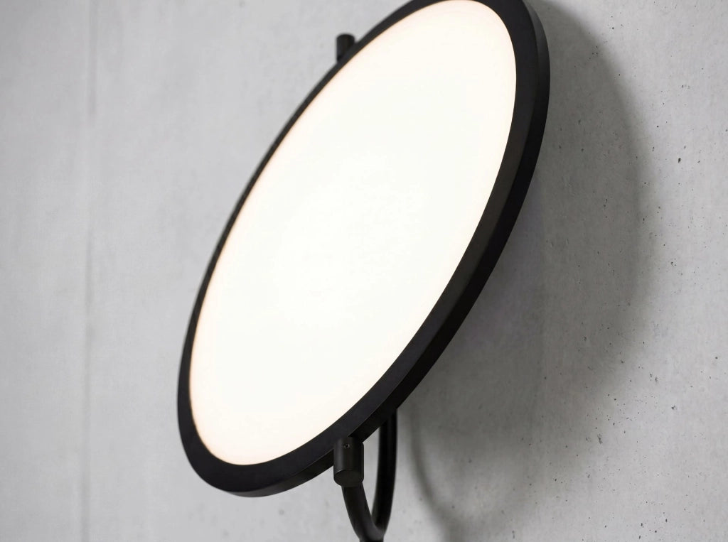 Lampada da terra in acciaio nero